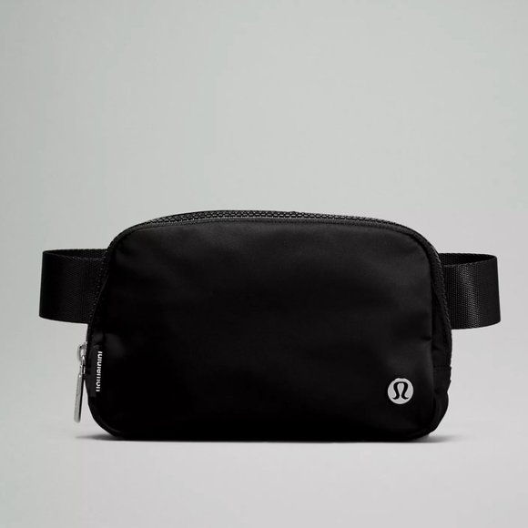 lululemon athletica Handbags - NWT Lululemon Everywhere Belt Bag / Fanny Pack / Crossbody Bag - Black